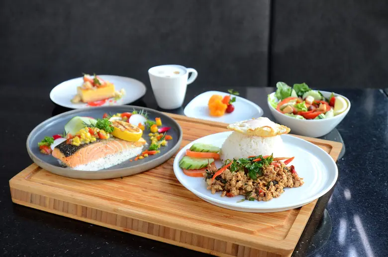 ห้องอาหารเซต้า คาเฟ่ จัดโปรโมชั่นอาหารกลา...