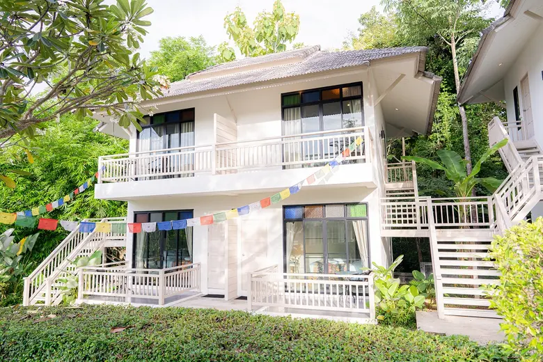 เดอะ บีคีพเปอร์ (The Beekeeper) หนึ่งในกล...