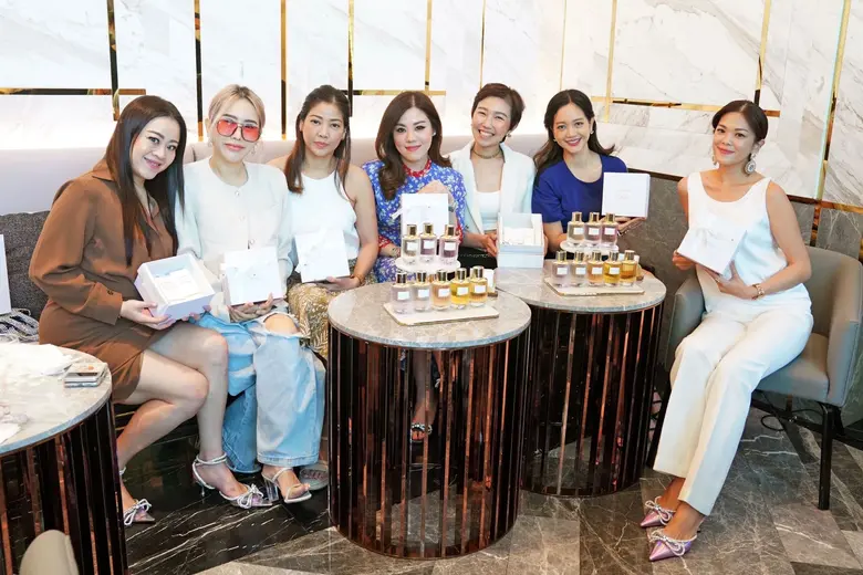 คิง เพาเวอร์ ร่วมกับ Estee Lauder (เอสเต ...