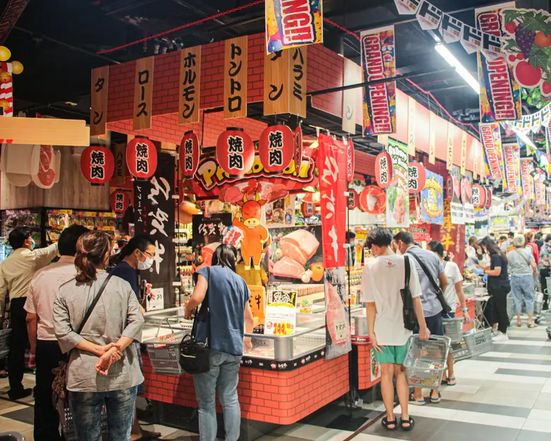 ค้าปลีกฝั่งธนฯ คึกคัก ทุนต่างชาติหนุนรับกำลังซื้อ ล่าสุด ซีคอน บางแค  จับมือดองกิ เปิดพื้นที่กว่า 2,400 ตร.ม. เปิดสาขาแรกกรุงเทพฯ ฝั่งตะวันตก