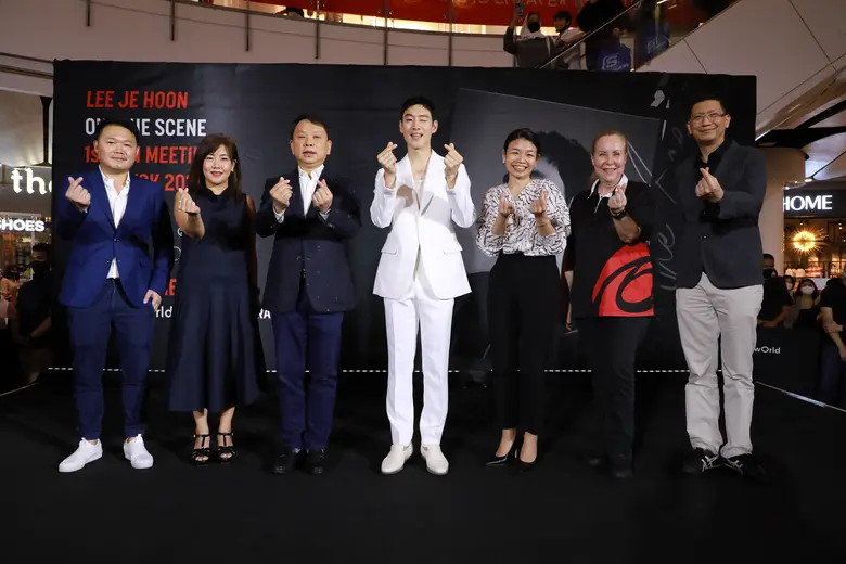 แจกหัวใจรัวๆ เซ็นทรัลเวิลด์ รวมภาพบรรยากา...