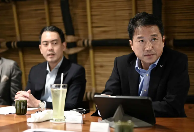 การเดินทางข้ามน้ำข้ามทะเลจากแดนอาทิตย์อุท...