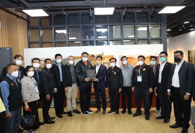 นายสุชาติ ชมกลิ่น รัฐมนตรีว่าการกระทรวงแร...