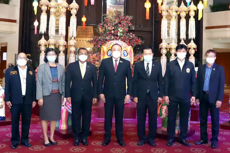 สุรชัย ชัยตระกูลทอง ผู้ช่วยรัฐมนตรีประจำก...