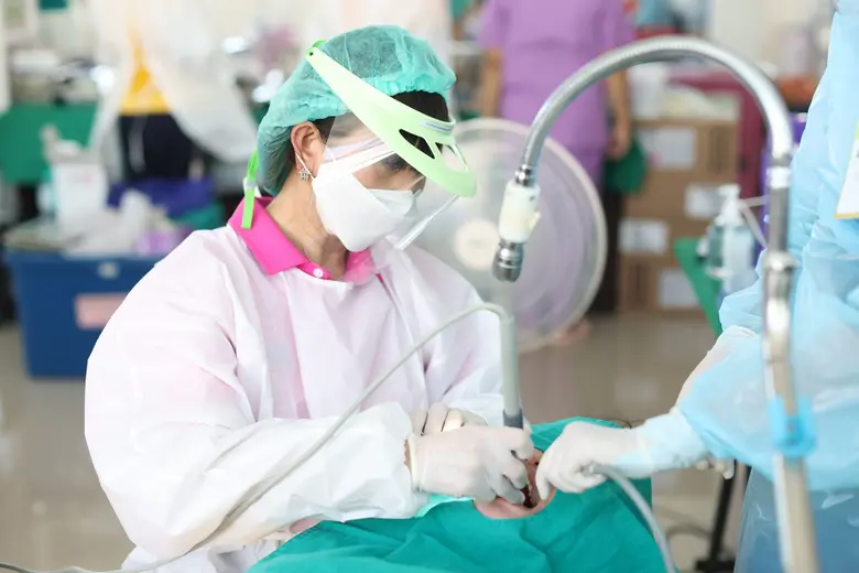 มูลนิธิธรรมาภิบาลทางการแพทย์ ร่วมกับ แพทยสภา สถาบันพระปกเกล้า สธ. และคณะนักศึกษาปธพ.9 จัด "โครงการหน่วยแพทย์อาสาเฉพาะทางร่วมใจเฉลิมพระเกียรติ พระบาทสมเด็จพระเจ้าอยู่หัว ครั้งที่ 5 ประจำปี 2565" จ.ราชบุรี