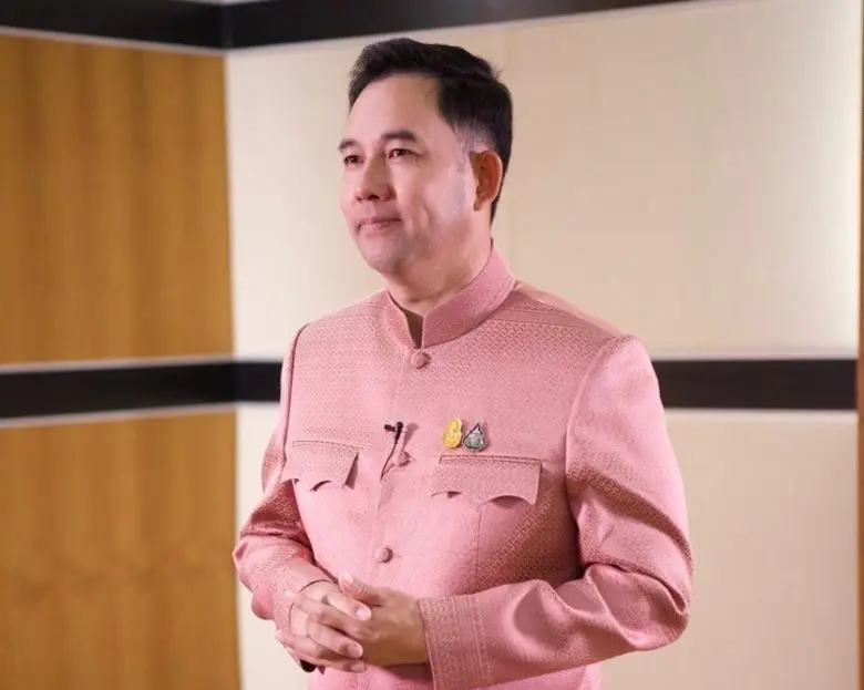 นายอิทธิพล คุณปลื้ม รัฐมนตรีว่าการกระทรวง...