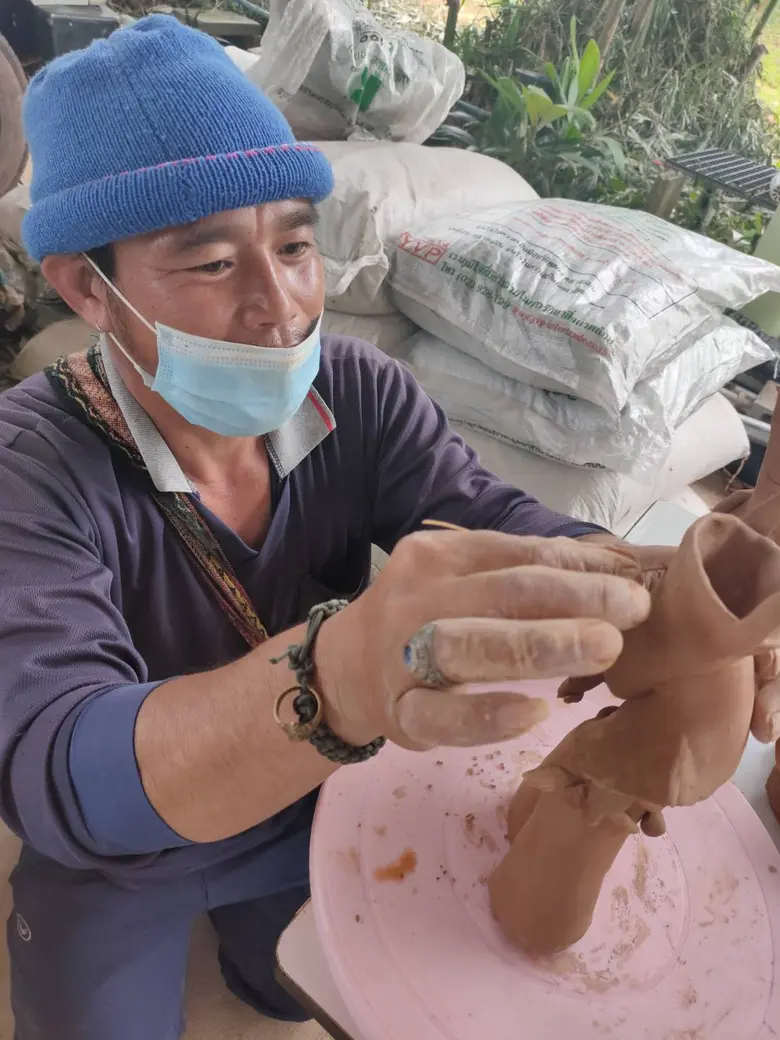 วว. อบรมการพัฒนาสร้างอัตลักษณ์กระถางดินเผาผีตาโขน เพิ่มมูลค่าวัสดุท้องถิ่น/ไม้ดอกไม้ประดับ  สร้างรายได้เสริม  ตามแนวทาง "มาลัยวิทยสถาน"