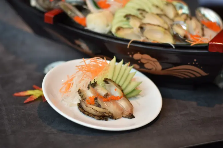 กุ้งล็อบสเตอร์ฟรีที่ดิเอมเมอรัลด์ ค็อฟฟี่ช็อพ