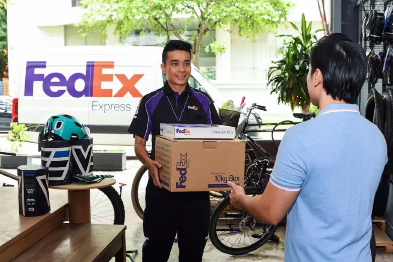 เฟดเอ็กซ์ เอ็กซ์เพรส (FedEx Express) บริษ...