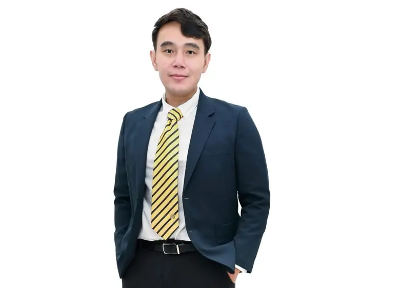 นายธีรเศรษฐ์ พรหมพงษ์ นักกลยุทธ์เศรษฐศาสต...