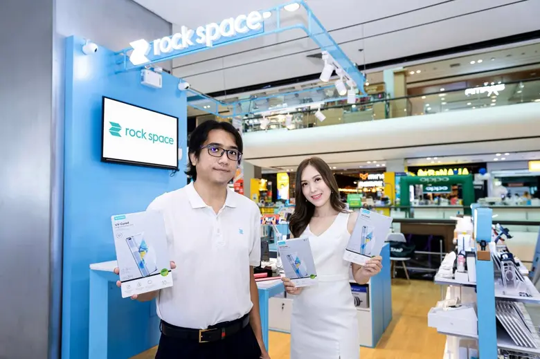 The Latest Adhesive-Free UV Screen Protec...