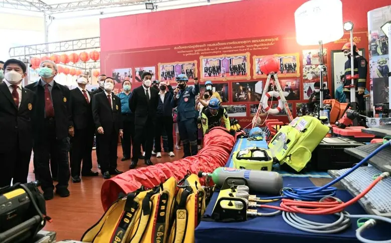 ผู้ว่าราชการกรุงเทพมหานคร เข้าสักการะหลวงปู่ไต้ฮง ณ พร้อมเยี่ยมชมภารกิจของมูลนิธิป่อเต็กตึ๊ง ณ ศาลเจ้าไต้ฮงกง มูลนิธิป่อเต็กตึ๊ง พลับพลาไชย