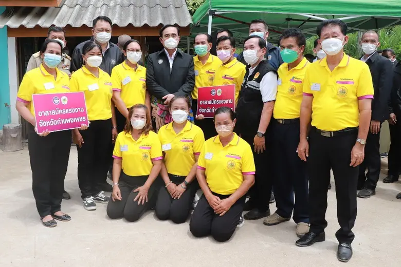 นายกตู่ รมว.เฮ้ง ลุยเมืองกล้วยไข่ สร้างงา...