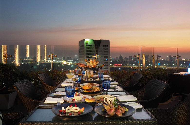 หลากหลายเมนูฟัวกราส์ ที่บลูสกาย รูฟท็อป เซ็นทารา แกรนด์ ลาดพร้าว