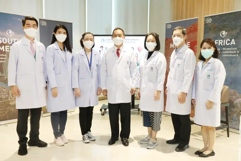 นายแพทย์เสถียร ภู่ประเสริฐ กรรมการผู้อำนวยการ โรงพย...