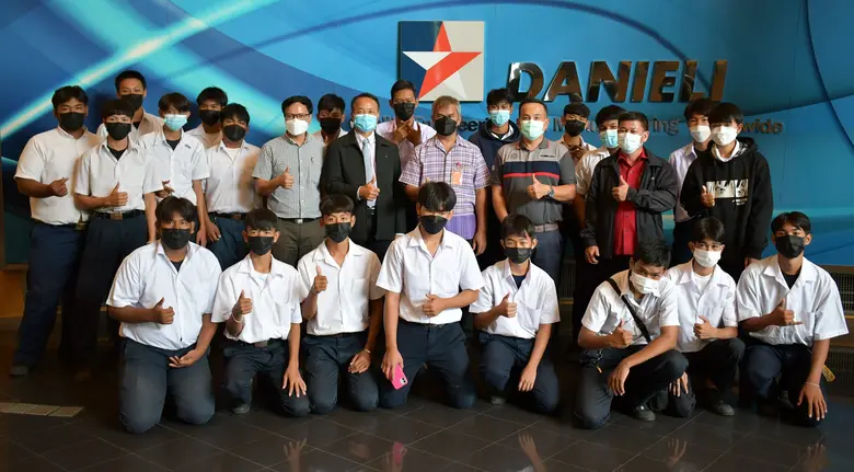 บริษัท ดานิลี่ จำกัด โดย คุณกฤษฎิ์ เจริญว...