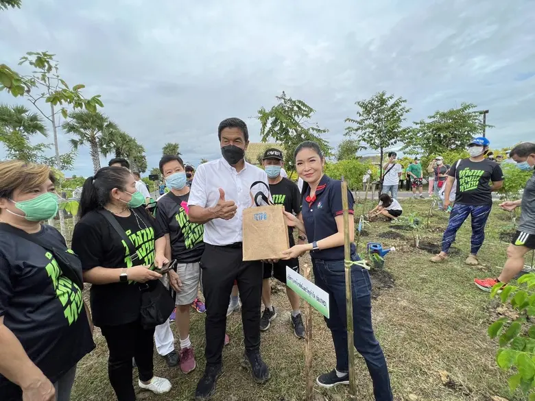 ช่อง 7HD ร่วมเติมพื้นที่สีเขียวให้ กทม.ในกิจกรรม "Kick off ผู้ว่าฯ ท้าสื่อ ปลูกต้นไม้ล้านต้น"