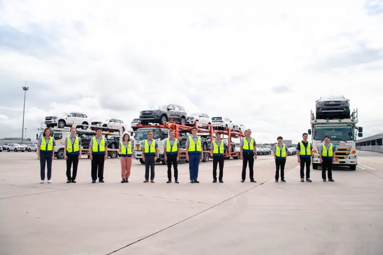 ฟอร์ดประกาศความพร้อมส่งมอบรถยนต์นั่งอเนกป...