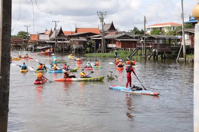 ธนาคารกรุงเทพ หนุน ม.ธรรมศาสตร์ "พายเรือเพื่อแม่น้ำสามคลอง" ชวนพนักงานจิตอาสารณรงค์ลดทิ้งขยะลงแม่น้ำ-ฟื้นฟูคุณภาพชีวิตชุมชนริมฝั่งคลอง