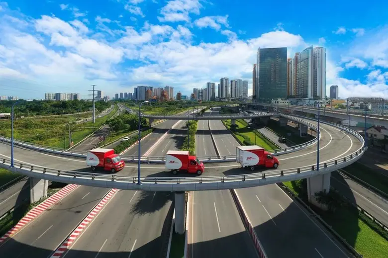 เจแอนด์ที เอ็กซ์เพรส (J&T Express) หรือ "...