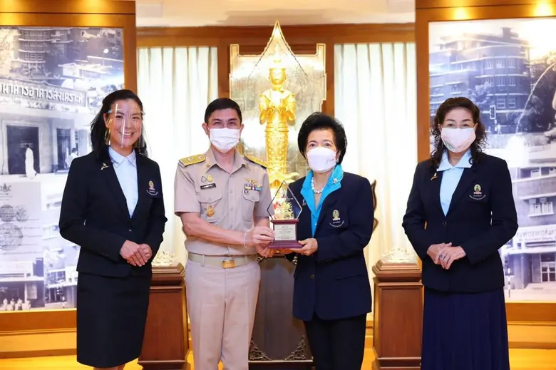 นายฉัตรชัย ศิริไล กรรมการผู้จัดการ ธนาคารอาคารสงเคร...