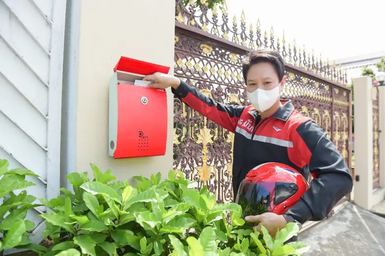 ไปรษณีย์ไทยเสิร์ฟความพิเศษ "EMS" ส่งด่วนสุดปังไม่มีเงื่อนไข  ชู "นำจ่ายทุกวัน โปรฯ ลดราคา และรับ-ส่งถึงหน้าบ้าน"