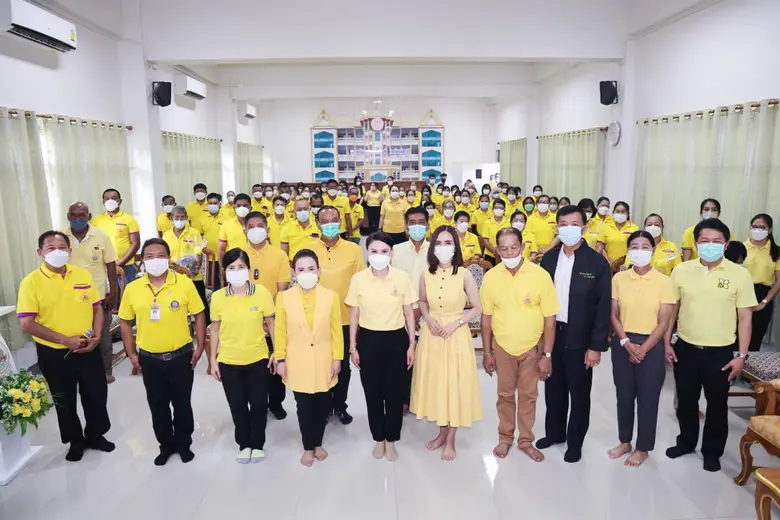 รมว.สุชาติ ส่ง 'ที่ปรึกษา' นำเครือข่ายอาสาสมัครแรงงาน ร่วมใจพัฒนาวัดบำเพ็ญสาธารณประโยชน์เฉลิมพระเกียรติในหลวงรัชกาลที่ 10