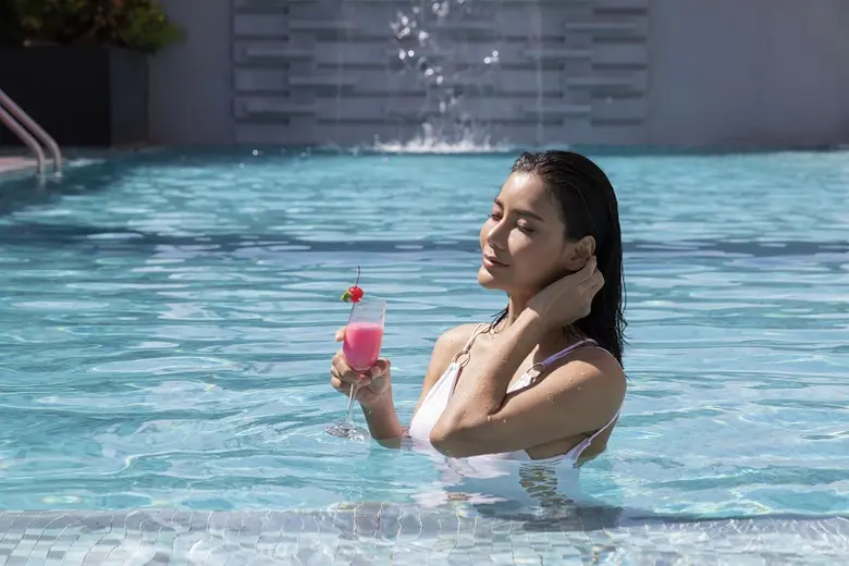 โรงแรมโฟร์พอยท์ส บาย เชอราตัน กรุงเทพฯ สุ...