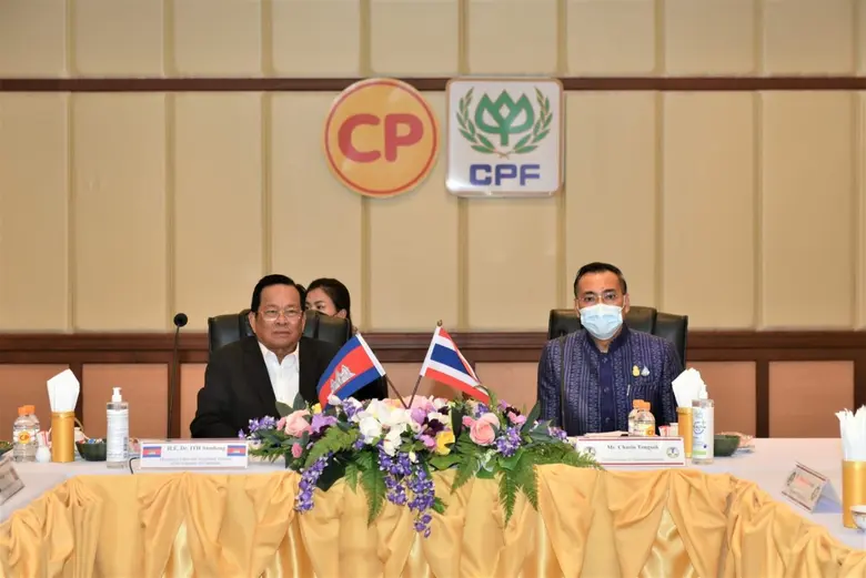 นายอิต ซอมเฮง (H.E.Dr.Ith Somheng) รัฐมนต...