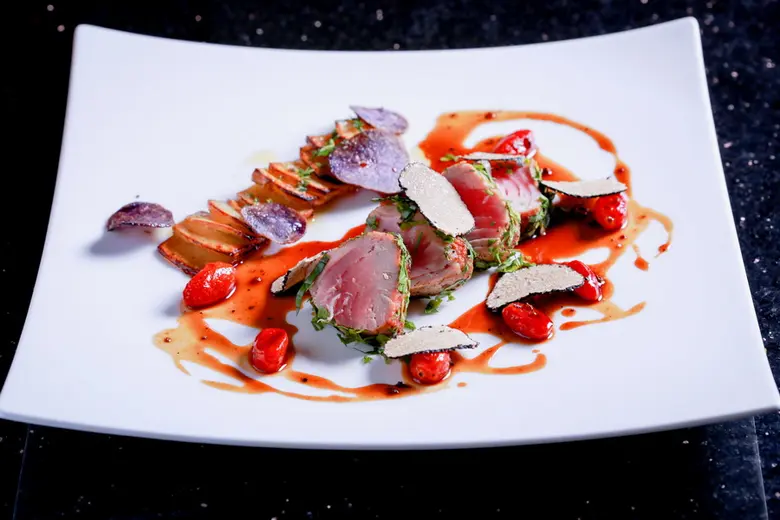 ฤดูกาลความอร่อยของเห็ดทรัฟเฟิลขาว และทูน่าครีบเหลือง ณ ห้องอาหารเรดสกาย โรงแรมเซ็นทาราแกรนด์ฯ เซ็นทรัลเวิลด์