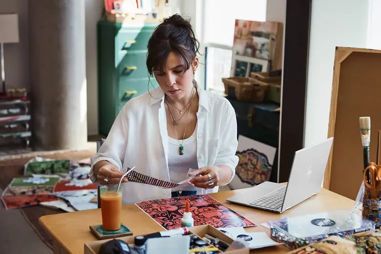 เอชพี เพิ่มพลังความคิดสร้างสรรค์ไร้ขีดจำกัด ยกระดับประสิทธิภาพ HP Spectre 13 และ HP Envy รุ่นใหม่ ขับเคลื่อนแรงบันดาลใจบนโลกไฮบริด