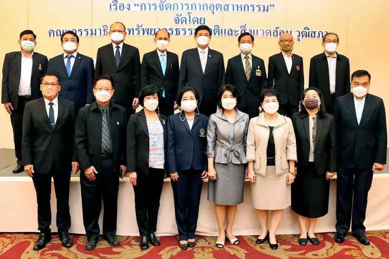 พล.อ. สุรศักดิ์ กาญจนรัตน์ ประธานคณะกรรมา...