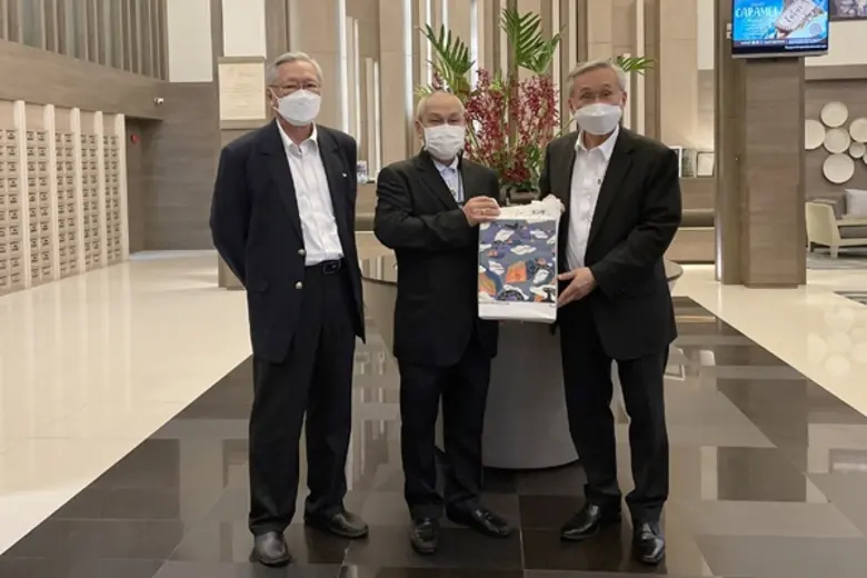 Arucha Bunchornnantachai (Centre), Genera...