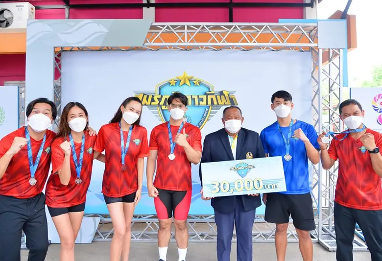 ฉลาม เอส - ศุภ นักแข่งว่ายน้ำหนุ่มหล่อ ลุยเดี่ยว  โชว์สกิลว่ายน้ำจนทีมดาราทึ่งใน "สมรภูมิ ดาวกีฬา"