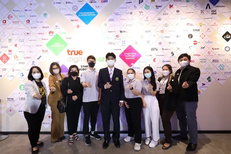 รศ.ดร.สถาพร อมรสวัสดิ์วัฒนา รองอธิการบดีอ...