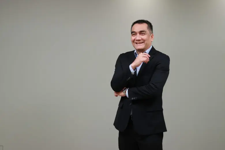 นายพรชลิต พลอยกระจ่าง รองกรรมการผู้จัดการ...