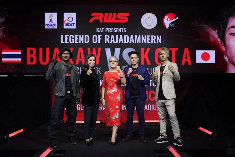 เผชิญหน้ากันครั้งแรกระหว่างตำนานมวยไทย "บ...