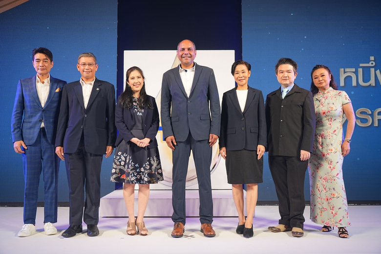 ผลิตภัณฑ์อาหารสูตรครบถ้วนของ แอ๊บบอต ที่มี HMB (เอช...