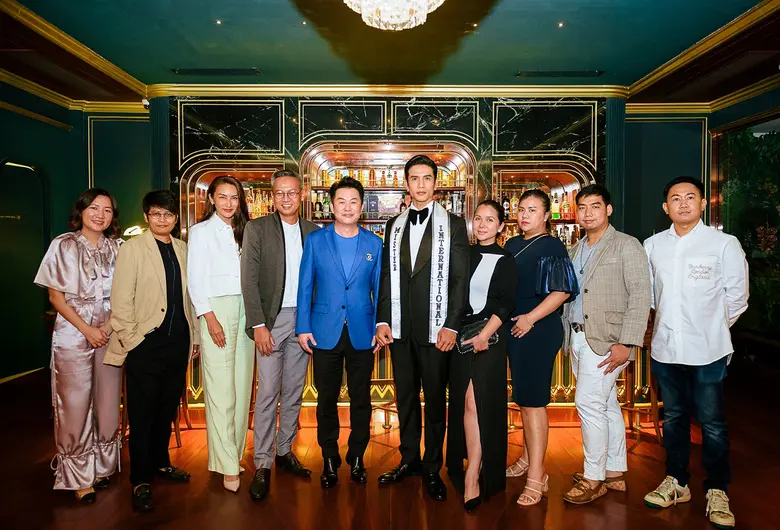 ไพศาล อ่าวสถาพร (ที่ 5 จากซ้าย) กรรมการผู...