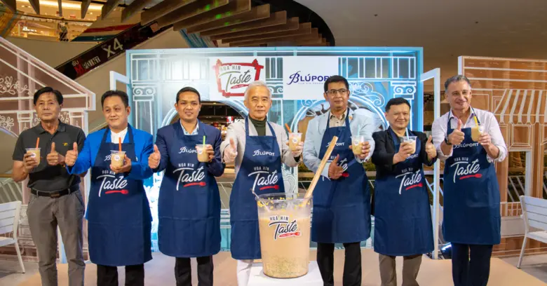 ฯพณฯ สุวัจน์ ลิปตพัลลภ อดีตรองนายกรัฐมนตร...