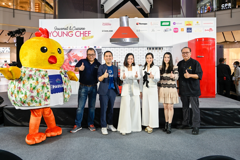 คุณน้ำผึ้ง - จารุวรรณ โชติเทวัญ (ที่ 3 จา...