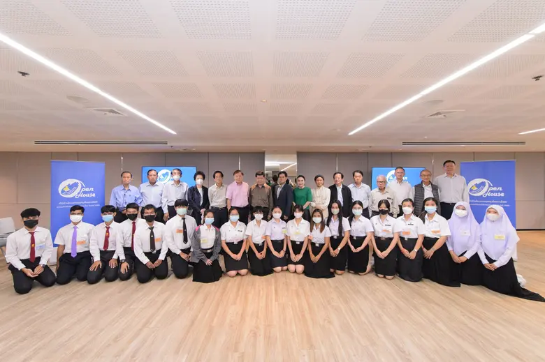 เยาวชนคนรุ่นใหม่จากทั่วประเทศที่ได้รับทุน...