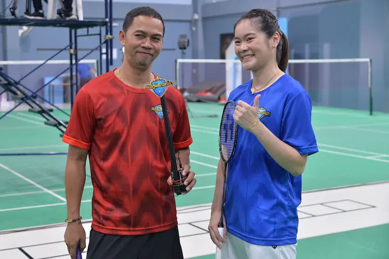 ศึกขนไก่เดือด!!! "ฟรอยด์-เฟิร์น" แท็กทีม "เต๋า-สมจิตร" ท้าดวล "ครีม-บุศนันทน์"  ใน "สมรภูมิดาวกีฬา"