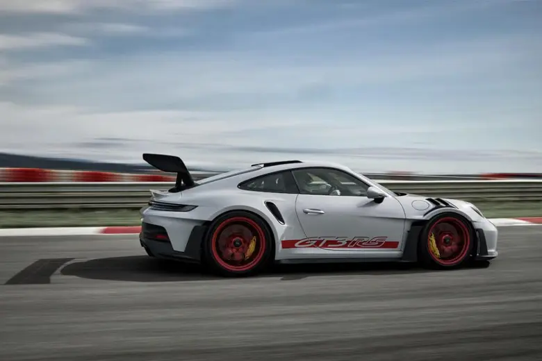 ถือกำเนิดเพื่อสมรรถนะ ปอร์เช่ 911 จีทีสาม อาร์เอส (911 GT3 RS)