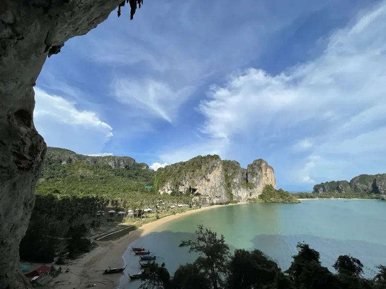 ท่องเที่ยวหาดต้นไทรไม่มีเหงา กับกิจกรรม IG Tour ของ ทินิดี ไฮด์อเวย์ ต้นไทร บีช กระบี่