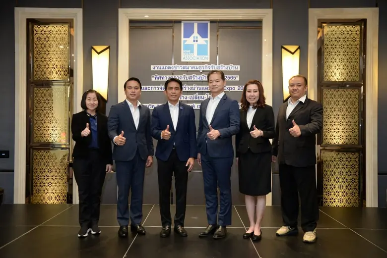 นายวรวุฒิ กาญจนกูล นายกสมาคมธุรกิจรับสร้า...