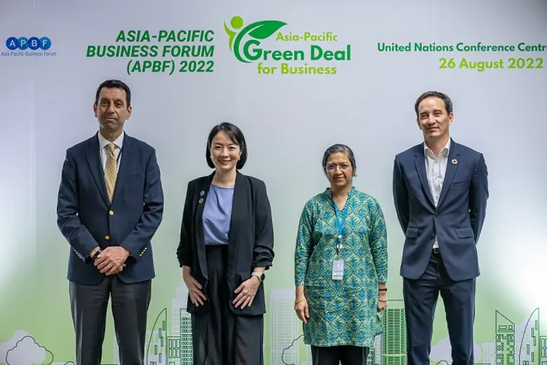 นายดาเนียล รอสส์ ผู้อำนวยการใหญ่สายการลงท...