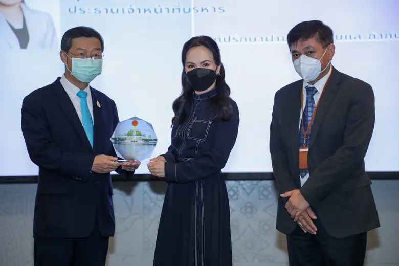 บริษัท ฟอลคอนประกันภัย จำกัด (มหาชน) โดยน...