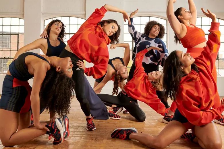 อาดิดาสและมารีเมกโกะ แบรนด์แฟชั่นไลฟ์สไตล...