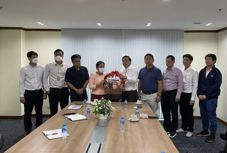 ดร.สมภพ ศักดิ์พันธ์พนม ประธานกรรมการ บริษ...